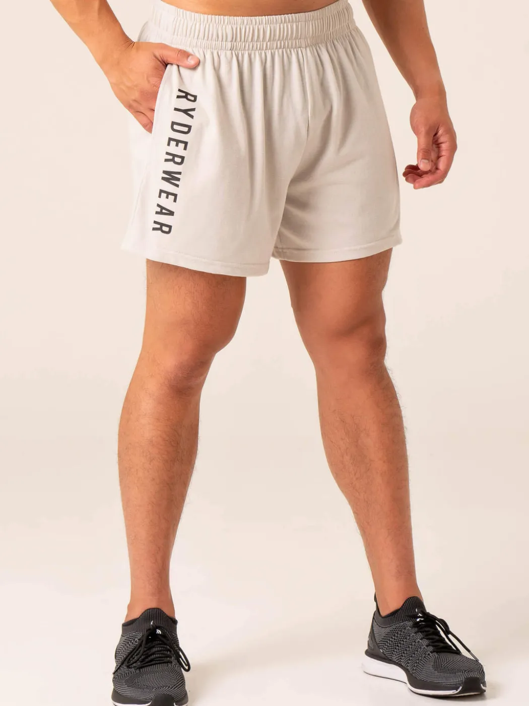 Advance Arnie Short