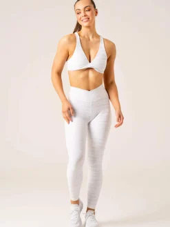 Momentum Twist Sports Bra