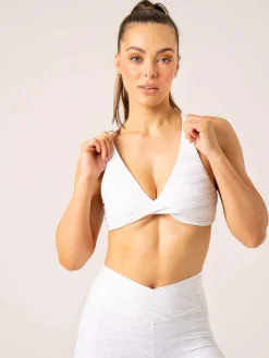 Momentum Twist Sports Bra