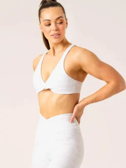 Momentum Twist Sports Bra