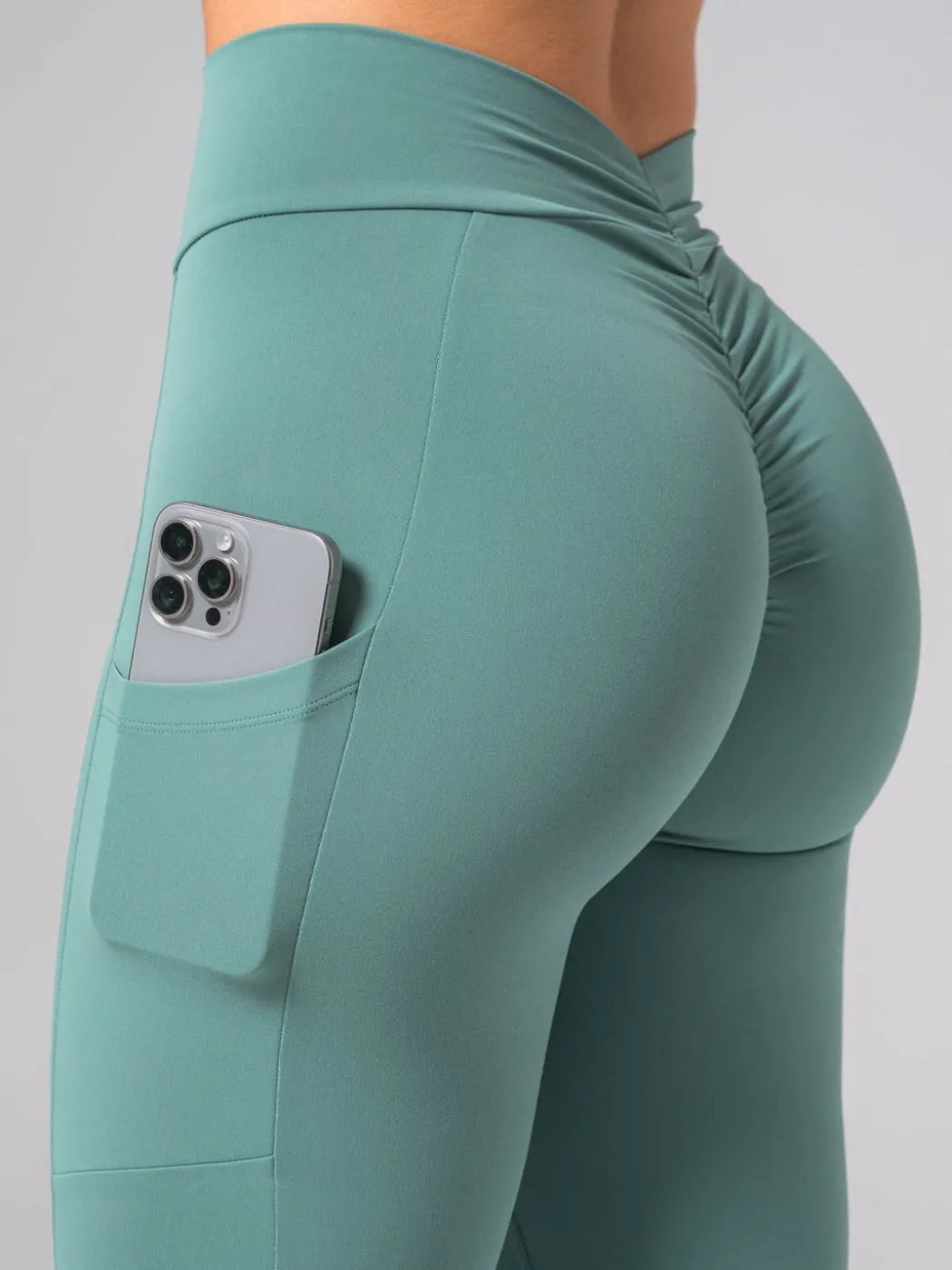 NKD V Scrunch Pocket Leggings