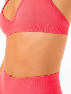 Sculpt Seamless Halter Bra