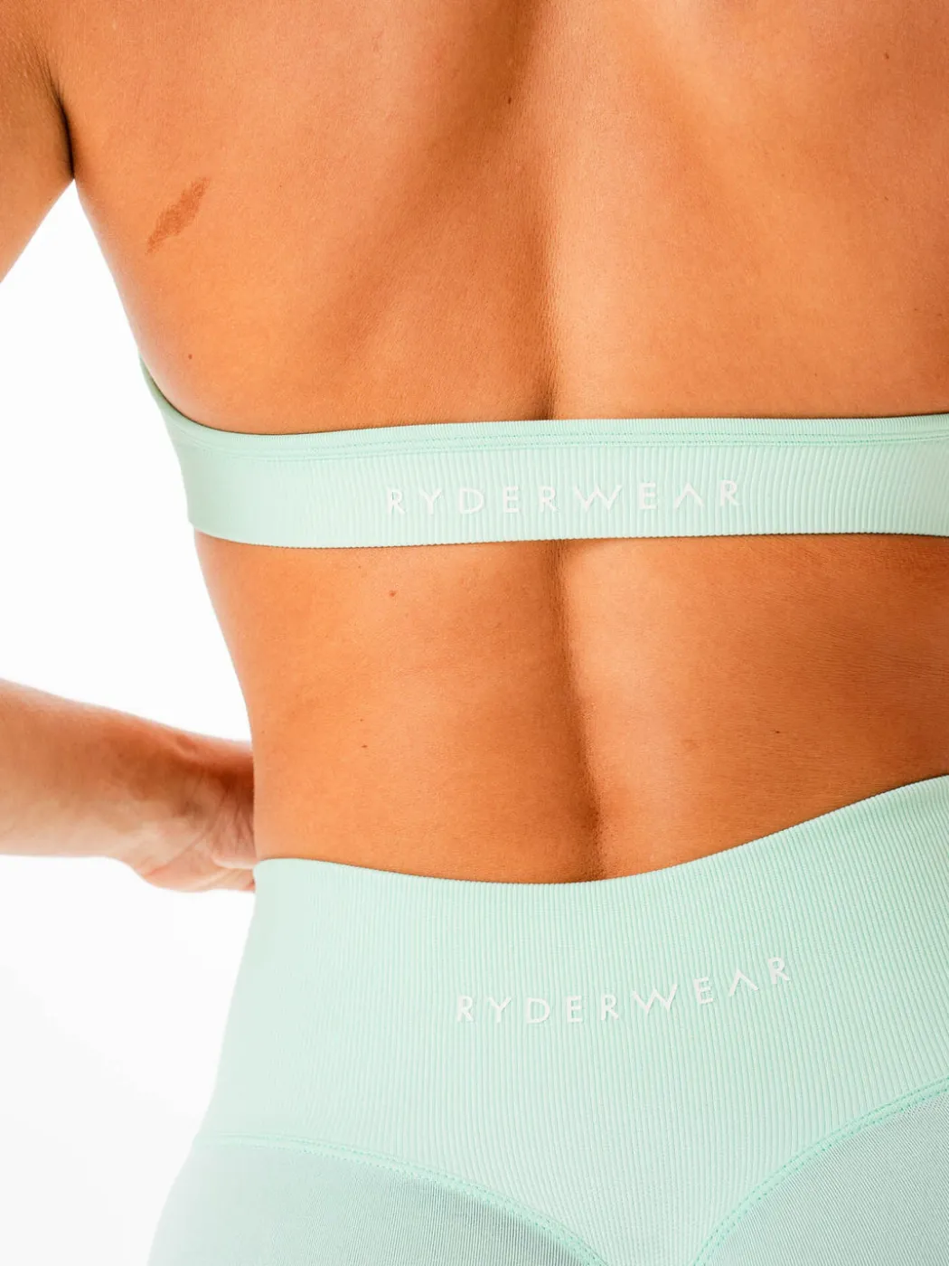Sculpt Seamless Halter Bra